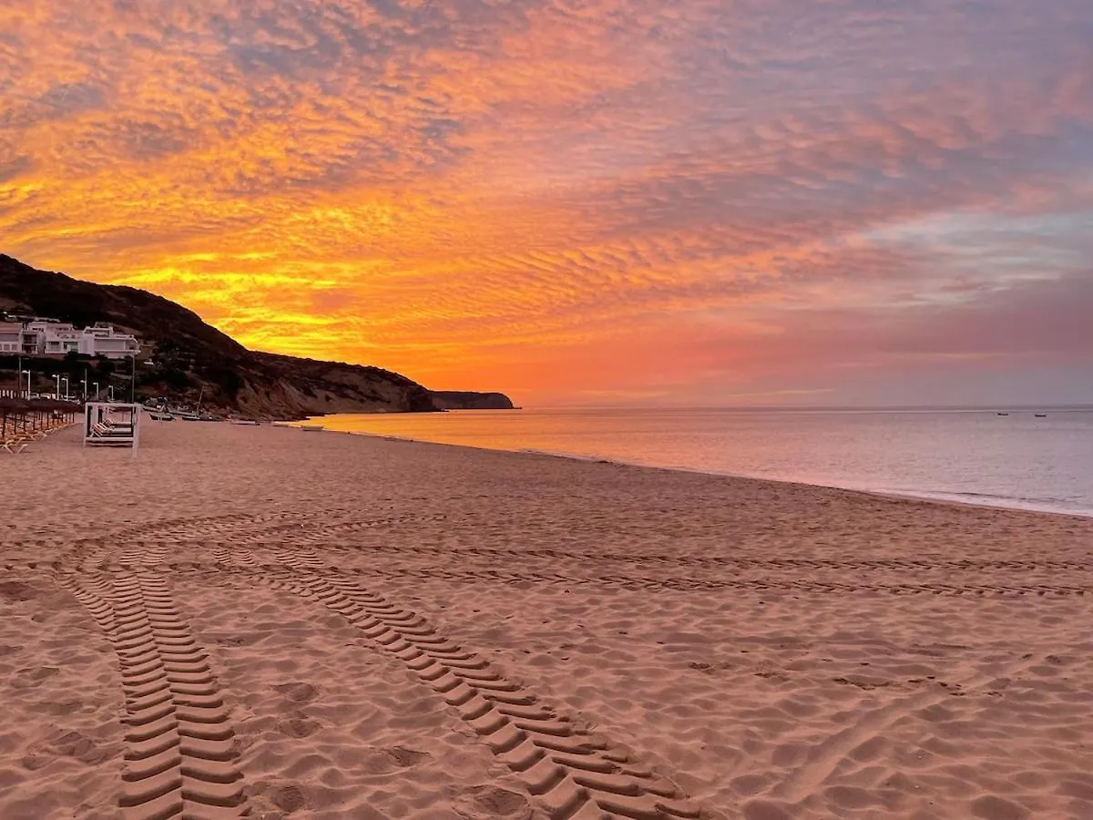 Casa Dourada - Golden Beach Apt Budens 0*,  Portugal